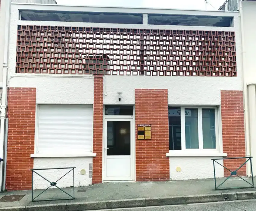 Façade du cabinet d'ostéopathie, 24 bis Rue de l'Église à Colomiers